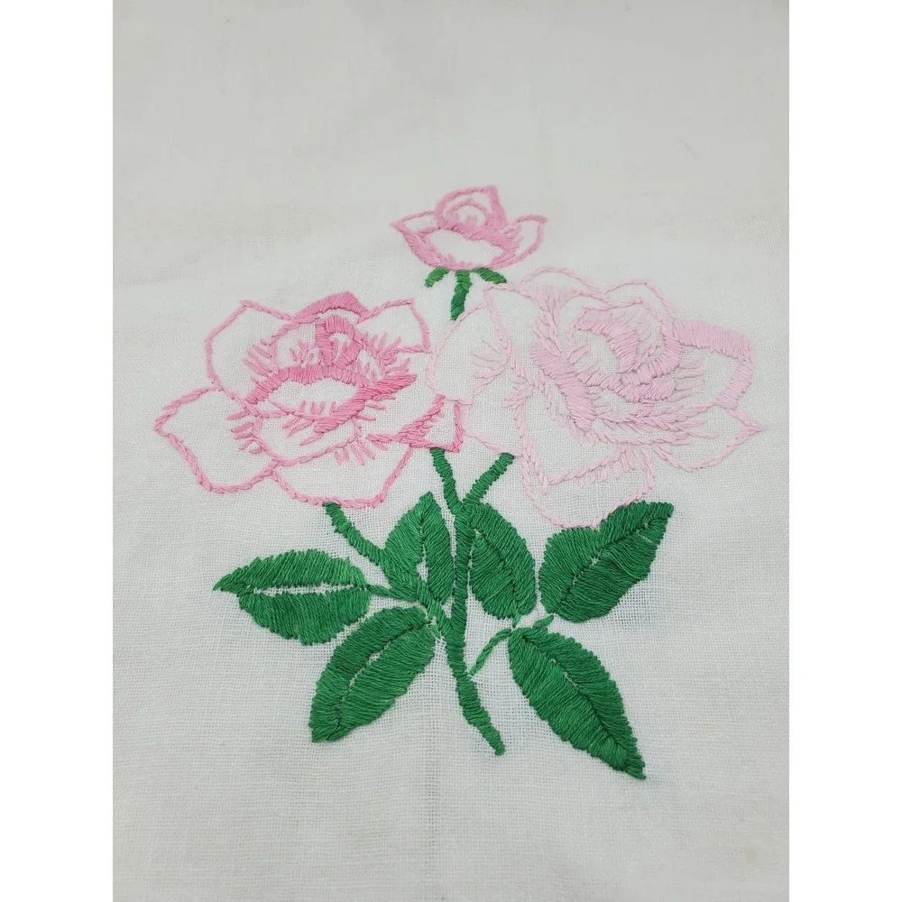 Vintage Hand Embroidered Pink Rose Linen Guest Towel Crochet Lace Edge 26x16